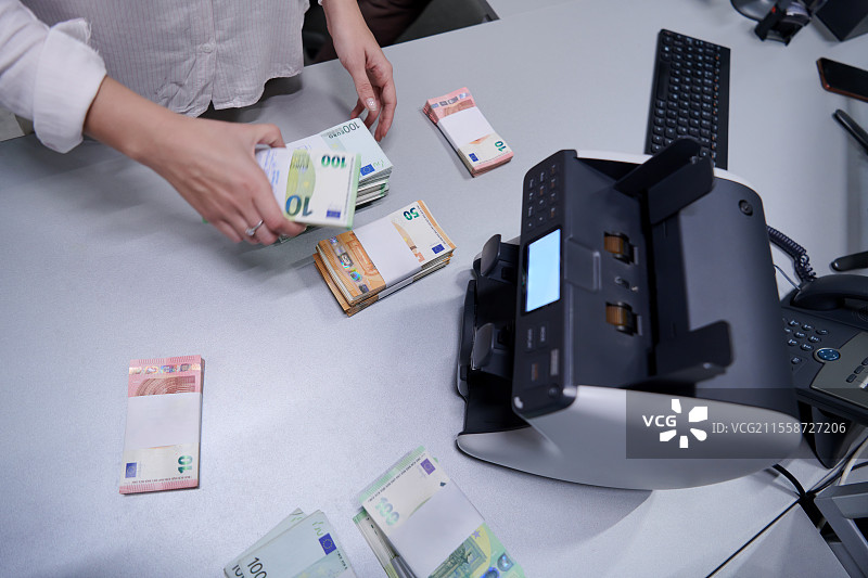 银行金库现金清点示意